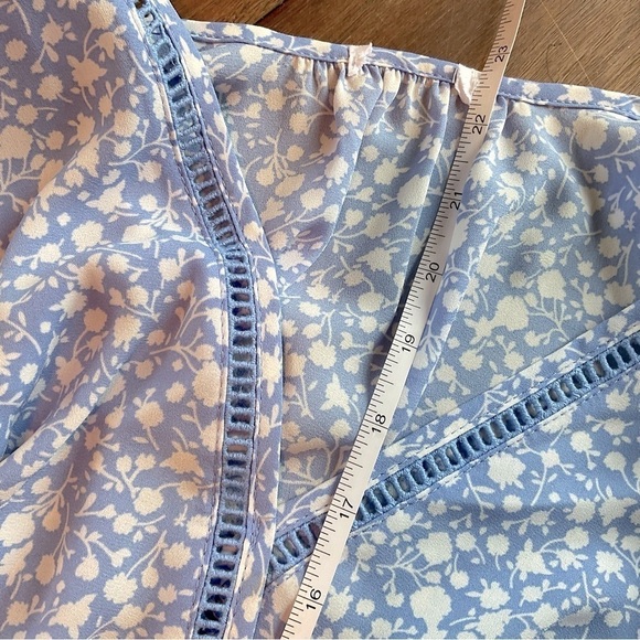 Blue White Floral Peplum Blouse Short Sleeve Coastal Summer Top XS - Picture 8 of 10